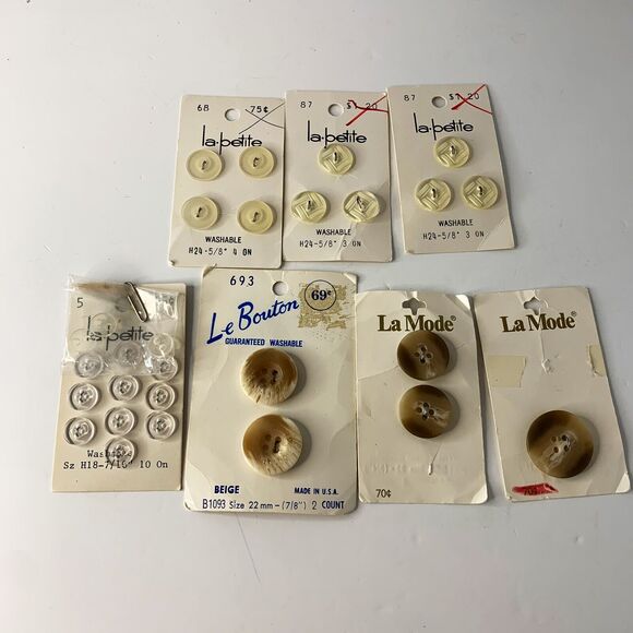 Vintage Sewing Buttons Carded Lot La Petite Streamline Costumakers Le Chic - Picture 5 of 7